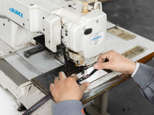 Semi-automatic sewing process